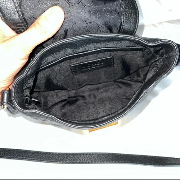 Michael Kors Black Crossbody Bag with Gold Clasp - Picture 3 of 15